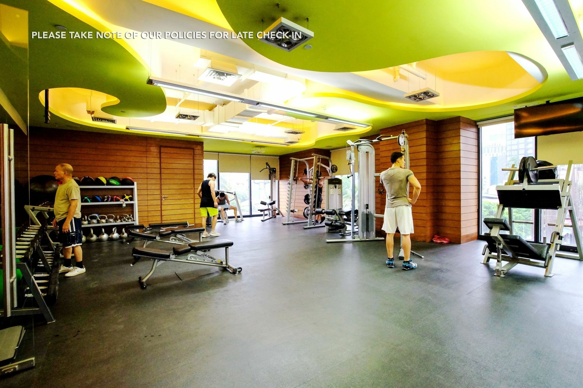 Zen Home Knightsbridge Residences Makati Макати Экстерьер фото